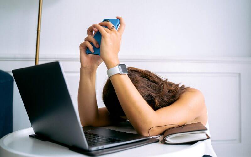 副業　在宅　データ入力スマホ怪しいものはいきなり高額の材料費がかかるものなどは慎重に選んだ方がいい画像