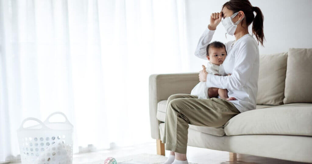1歳の自宅保育がつらい限界ママが疲れている様子